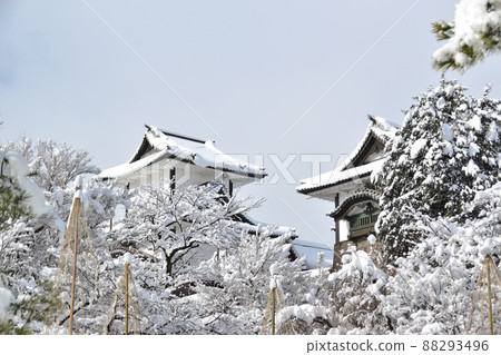 Snow scene of Ishikawa Gate, Kanazawa Castle 88293496
