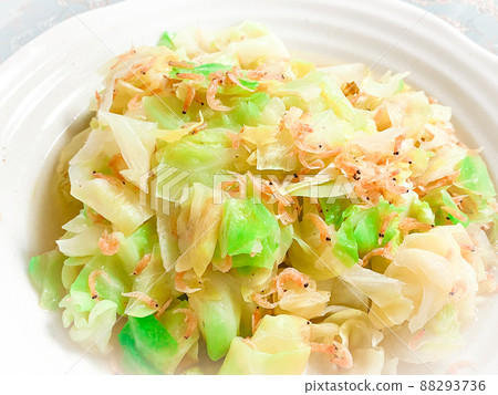 Stir-fried spring cabbage and Akiami paste shrimp 88293736