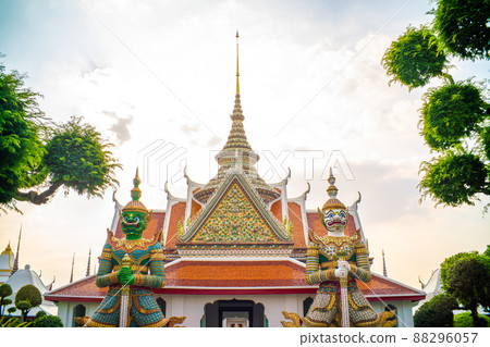 Giant stand statue in Wat Arun templeof dawn Giant stand statue in Wat Arun templeof dawn 88296057