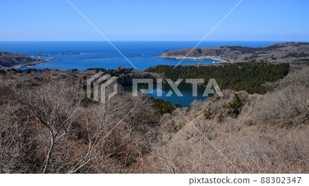 Toga Bay and Ninomegata seen from the clear Hachibodai, Akita Prefecture 88302347