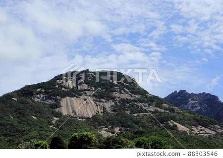 Bukhansan peak scenery Bukhansan peak scenery 88303546