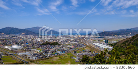 從衣掛山眺望福井縣敦賀市的街景 88303660