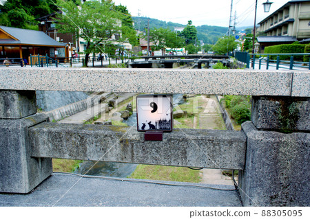 [Shimane] Matsue in early summer Tamayu River and bridge lanterns 88305095