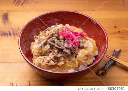 Beef sukiyaki bowl 88305961