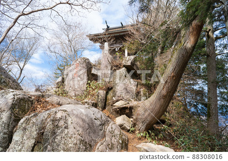 Kabayama Shrine (top of Mt. Kaba) Kabayama Shrine (top of Mt. Kaba) 88308016