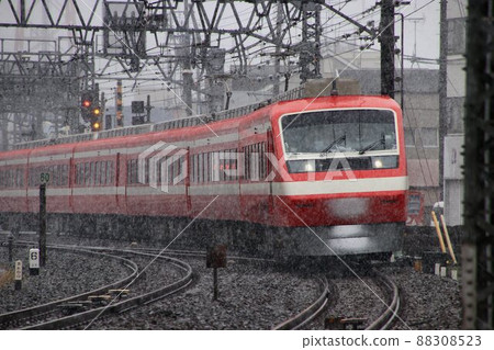 Revival color wearing spring snow ... Connecting to downtown Asakusa and Ryomo district [Limited Express Ryomo] 88308523