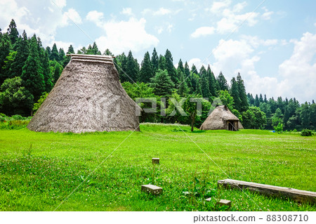 Sasayama Archaeological Park in the Jomon period (Tokamachi City, Niigata Prefecture) 88308710