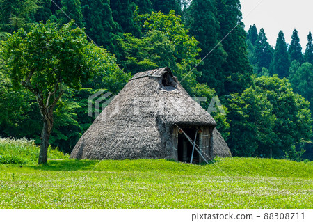 Sasayama Archaeological Park in the Jomon period (Tokamachi City, Niigata Prefecture) Sasayama Archaeological Park in the Jomon period (Tokamachi City, Niigata Prefecture) 88308711