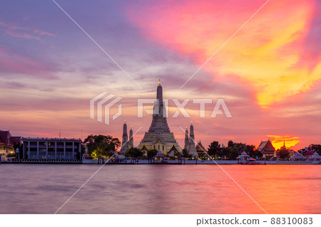 Wat Arun, Temple of Dawn and the Chao Phraya River, Bangkok, Thailand Wat Arun, Temple of Dawn and the Chao Phraya River, Bangkok, Thailand 88310083