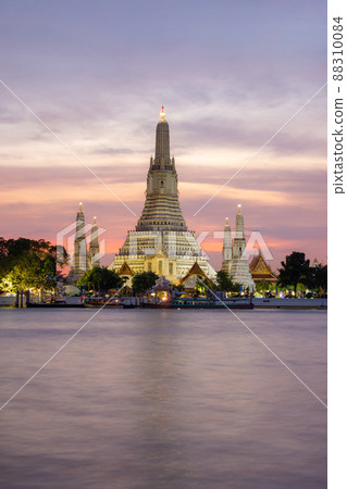 Wat Arun, Temple of Dawn and the Chao Phraya River, Bangkok, Thailand Wat Arun, Temple of Dawn and the Chao Phraya River, Bangkok, Thailand 88310084