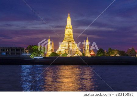 Wat Arun, Temple of Dawn and the Chao Phraya River, Bangkok, Thailand Wat Arun, Temple of Dawn and the Chao Phraya River, Bangkok, Thailand 88310085