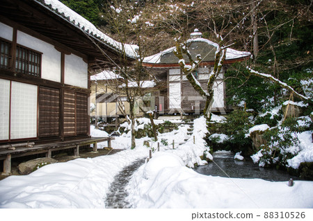 雪中的金剛林寺 2022 年 1 月 88310526