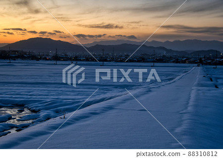 Countryside snow scene and sunset January 2022 Countryside snow scene and sunset January 2022 88310812