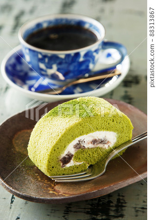 Japanese style roll cake Japanese style roll cake 88313867