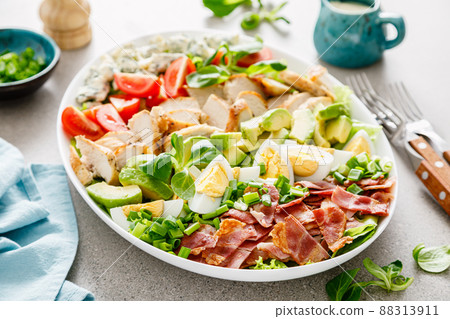Cobb salad, traditional american cuisine 88313911