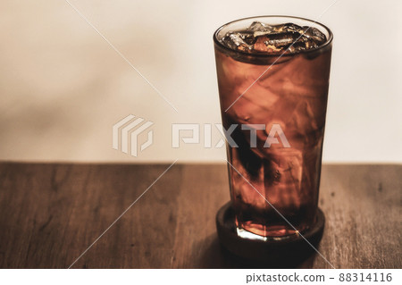 Organic Black Iced Tea in Glass fresh drink for relax and healthy Deliciously refreshing, our convenient iced tea brew bags make superb fresh brewed iced tea that is so much better tasting than 88314116