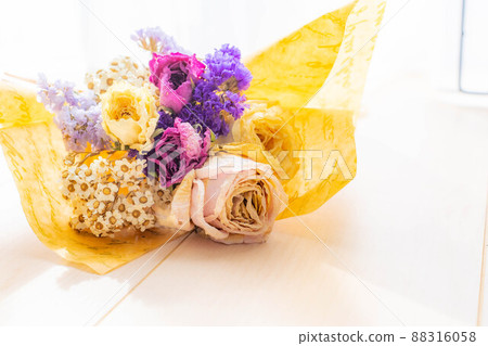 [Wallpaper material] Bouquet of dried flowers [Background material] 88316058