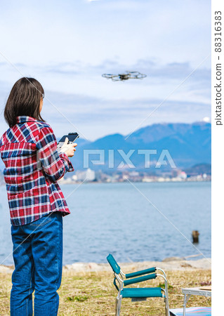 女人轉向無人機 女人轉向無人機 88316383