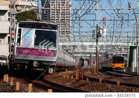 [Z] Tokyo Subway Hanzomon Line 8000 series (Tobu Isesaki Line direct) 88316575