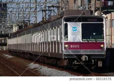 [Z] Tokyo Subway Hanzomon Line 8000 series (Tobu Isesaki Line direct) 88316578