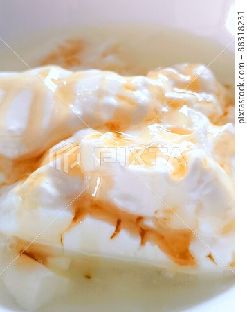 Yogurt and honey 1 Yogurt and honey 1 88318231