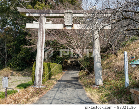 Yamanobe no Michi Yatsugi Shrine 88321180