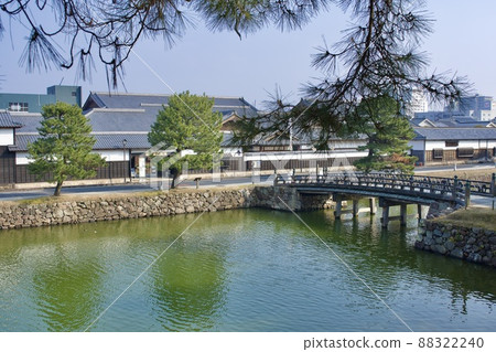 Overlooking the castle from inside Matsue Castle 88322240
