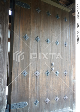 Temple door 88323636