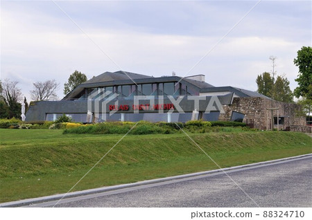 建於法國聖米歇爾山對岸 建於法國聖米歇爾山對岸 88324710