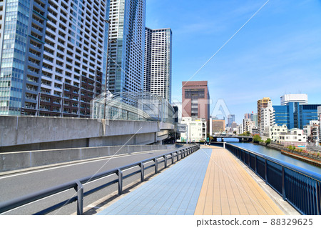 Looking toward Kachidoki from Dawn Ohashi (Chuo-ku, Tokyo) [2022.4] 88329625