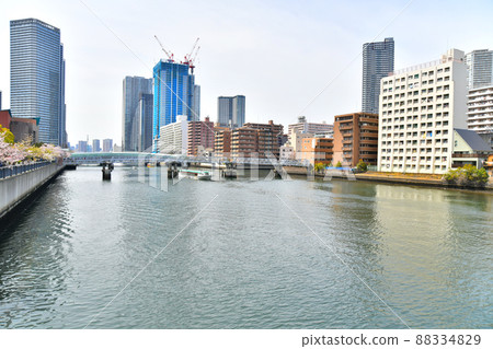從Harutsuki橋/朝潮運河（東京中央區）看Triton橋地區[2022.4] 88334829