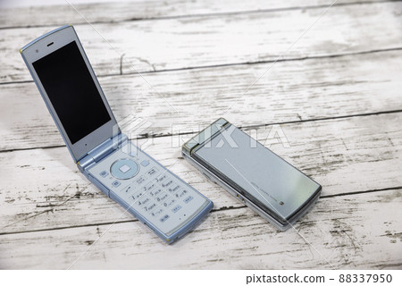 折疊手機 88337950