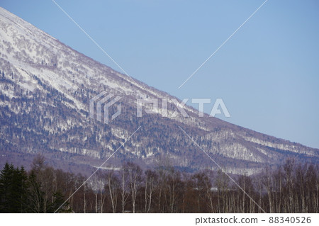 From Miyata Viewpoint Parking (Niseko Town) to Mt. Yotei From Miyata Viewpoint Parking (Niseko Town) to Mt. Yotei 88340526