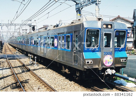 Hokuso Development Railway 7000 series that goes on the Keikyu Airport Line before the elevated construction Hokuso Development Railway 7000 series that goes on the Keikyu Airport Line before the elevated construction 88341162