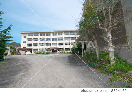 【休學】岡山縣立惠美商業高中風景岡山縣美作市3 88341794