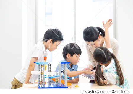 Experimental classroom shooting cooperation: Japanese language school attached to Chuo Technical School Experimental classroom shooting cooperation: Japanese language school attached to Chuo Technical School 88346503