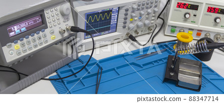 Power supplies and electronic measuring devices in the laboratory Power supplies and electronic measuring devices in the laboratory 88347714