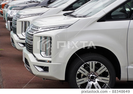 Used car image Mitsubishi cars lined up at dealers 88348649