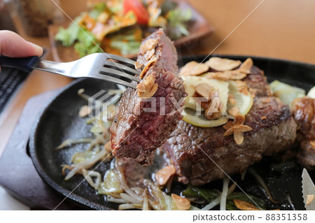Loin steak (1 lb) Loin steak (1 lb) 88351358