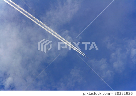 Contrail Contrail 88351926