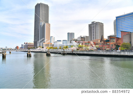 View around Harumi Triton Square from Sakura Kobashi / Asashio Canal (Chuo-ku, Tokyo) [2022.4] 88354972