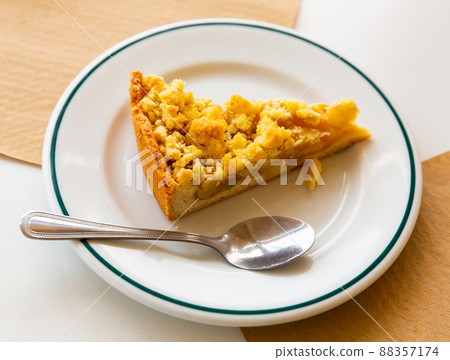 Traditional dessert of European cuisine is apple pie 88357174