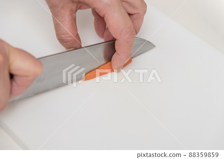 [用三德刀切米糠醃胡蘿蔔] 88359859