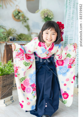 女孩穿著袴紀念照片半成人儀式七鄉山照相館 88359982