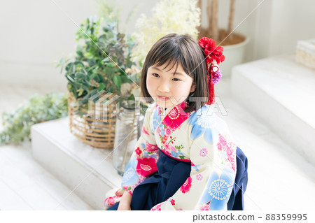Girl wearing kimono commemorative photo half adult ceremony Shichigosan photo studio Girl wearing kimono commemorative photo half adult ceremony Shichigosan photo studio 88359995