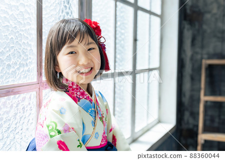 女孩穿著和服紀念照半成人禮七鄉山影樓 88360044