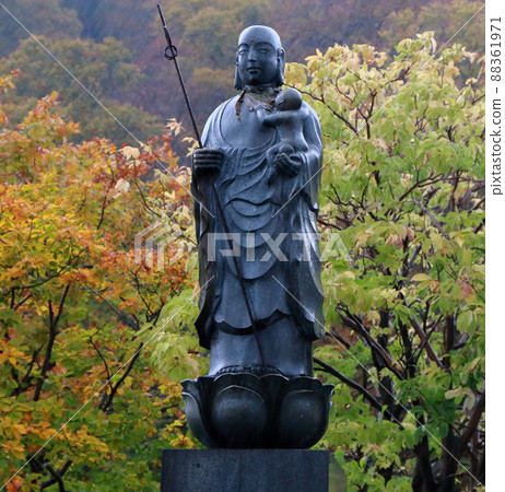 聖地 Osorezan Jizoson 聖地 Osorezan Jizoson 88361971