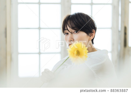 與花的女性畫象 88363887