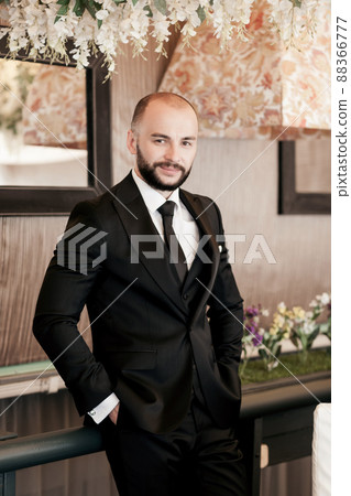 business man in suit looking at camera 88366777