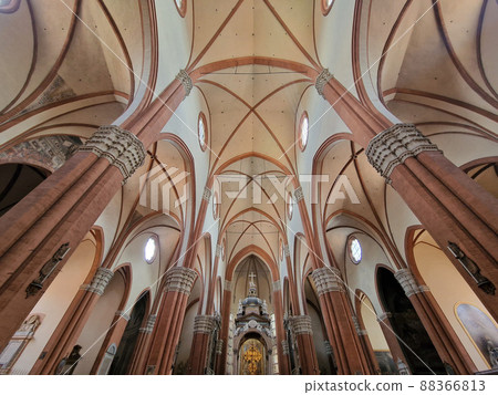 bologna piazza maggiore church san petronio basilica interior bologna piazza maggiore church san petronio basilica interior 88366813